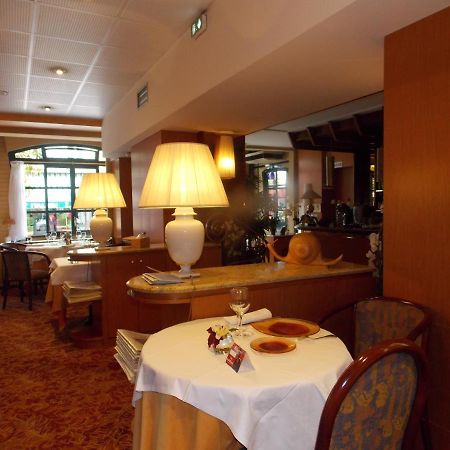 Hotel Chambord Vichy Exterior foto