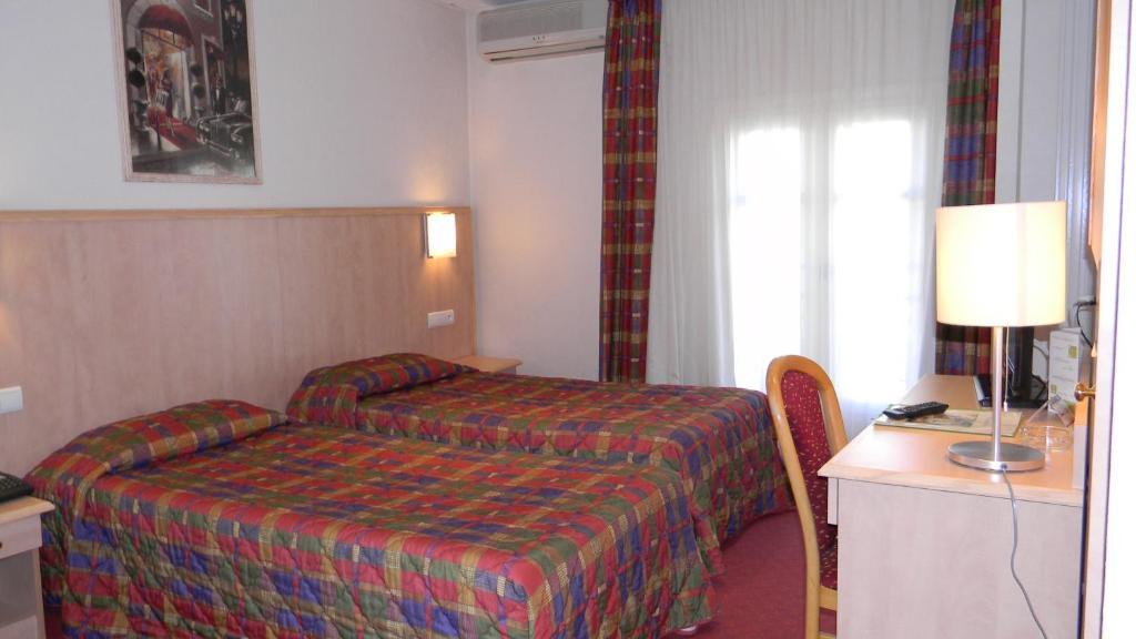 Hotel Chambord Vichy Quarto foto