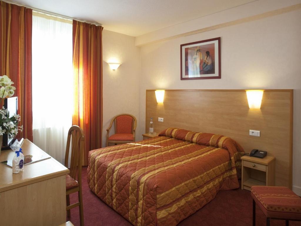 Hotel Chambord Vichy Quarto foto